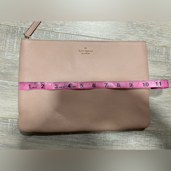 Kate Spade Large Leather Pouch/Clutch in Very Good Condition - Picture 2 of 8